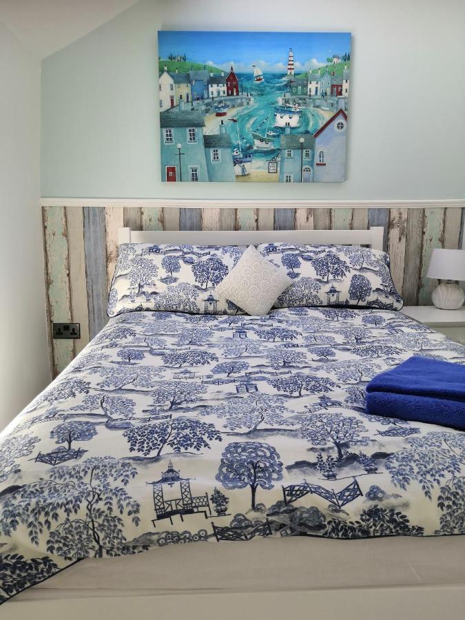 Captivating Isolde Cottage With Pool Near St Ives 캠본 외부 사진