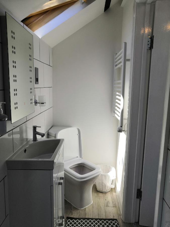 Captivating Isolde Cottage With Pool Near St Ives 캠본 외부 사진