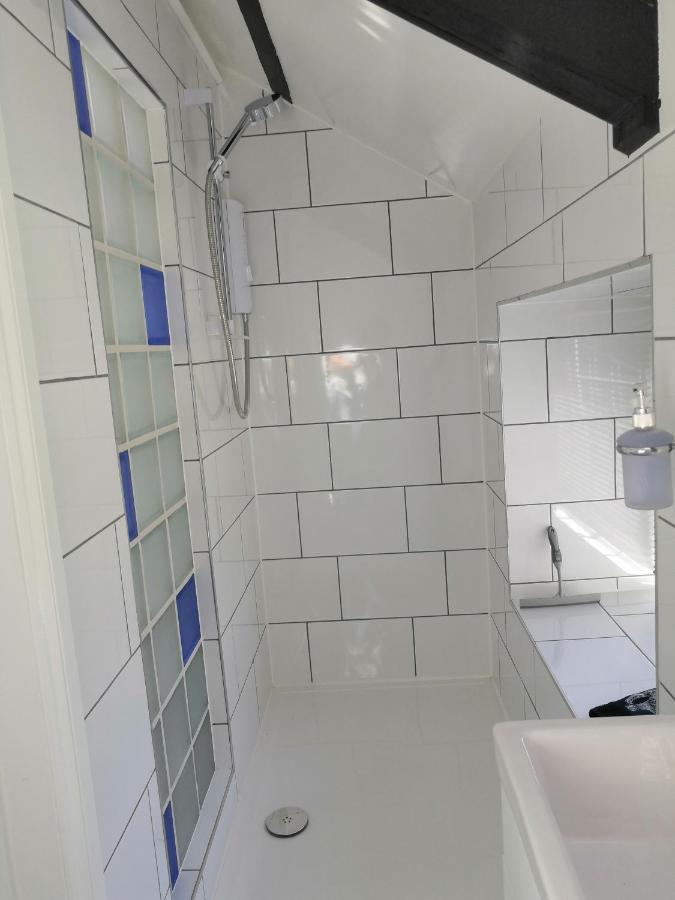 Captivating Isolde Cottage With Pool Near St Ives 캠본 외부 사진