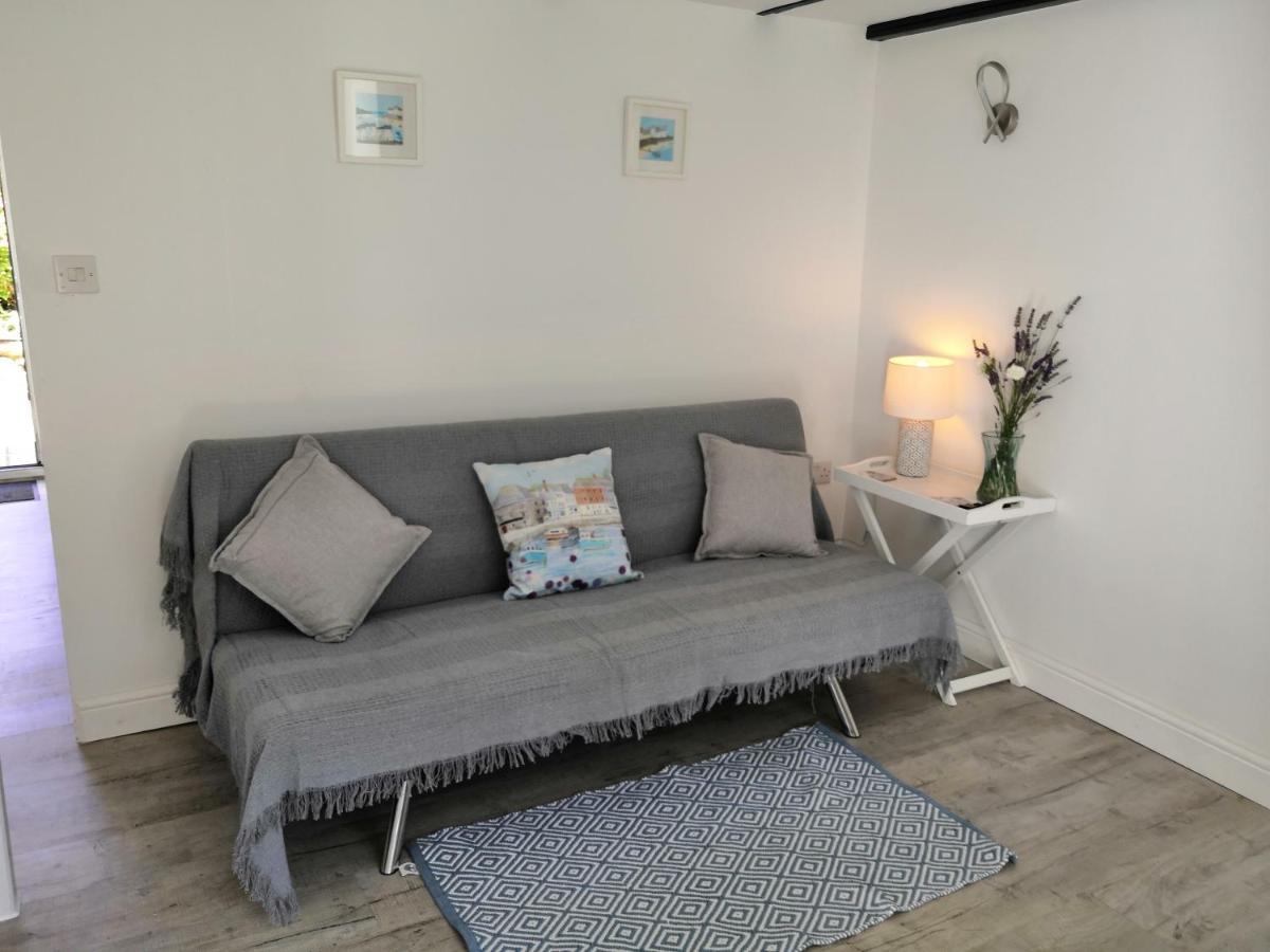 Captivating Isolde Cottage With Pool Near St Ives 캠본 외부 사진