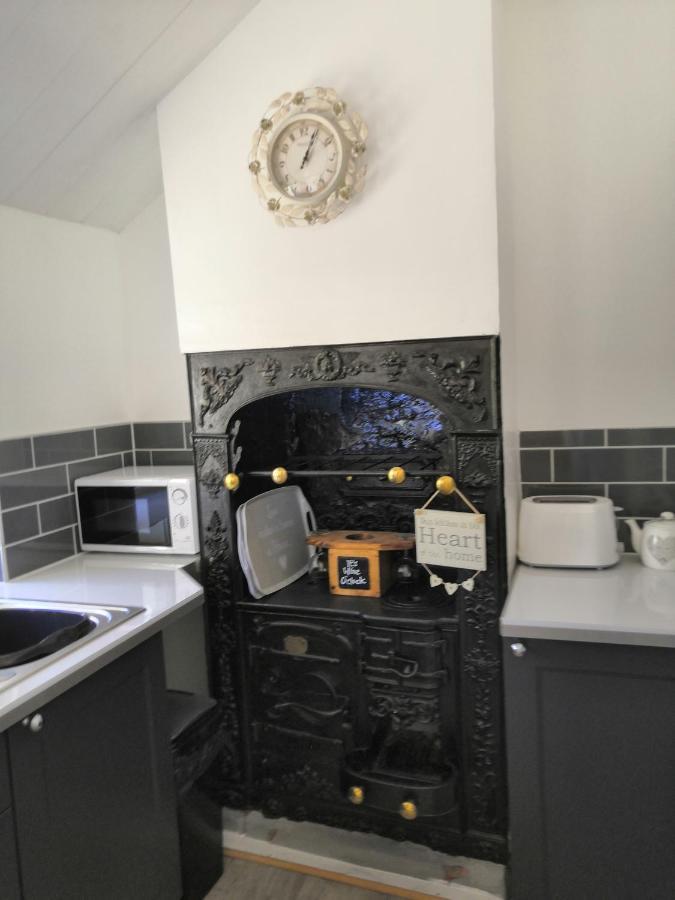 Captivating Isolde Cottage With Pool Near St Ives 캠본 외부 사진