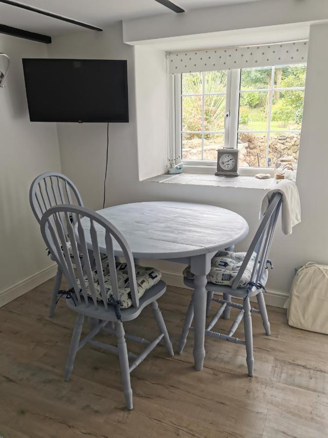 Captivating Isolde Cottage With Pool Near St Ives 캠본 외부 사진